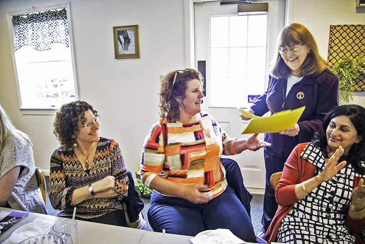 Ellen Scolnic of Wynnewood receives an award from contest chair Kay Stephens at the 2017 Awards Luncheon. (R. Thomas Berner)